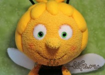 Фронтальный вид головы вязаной пчелки